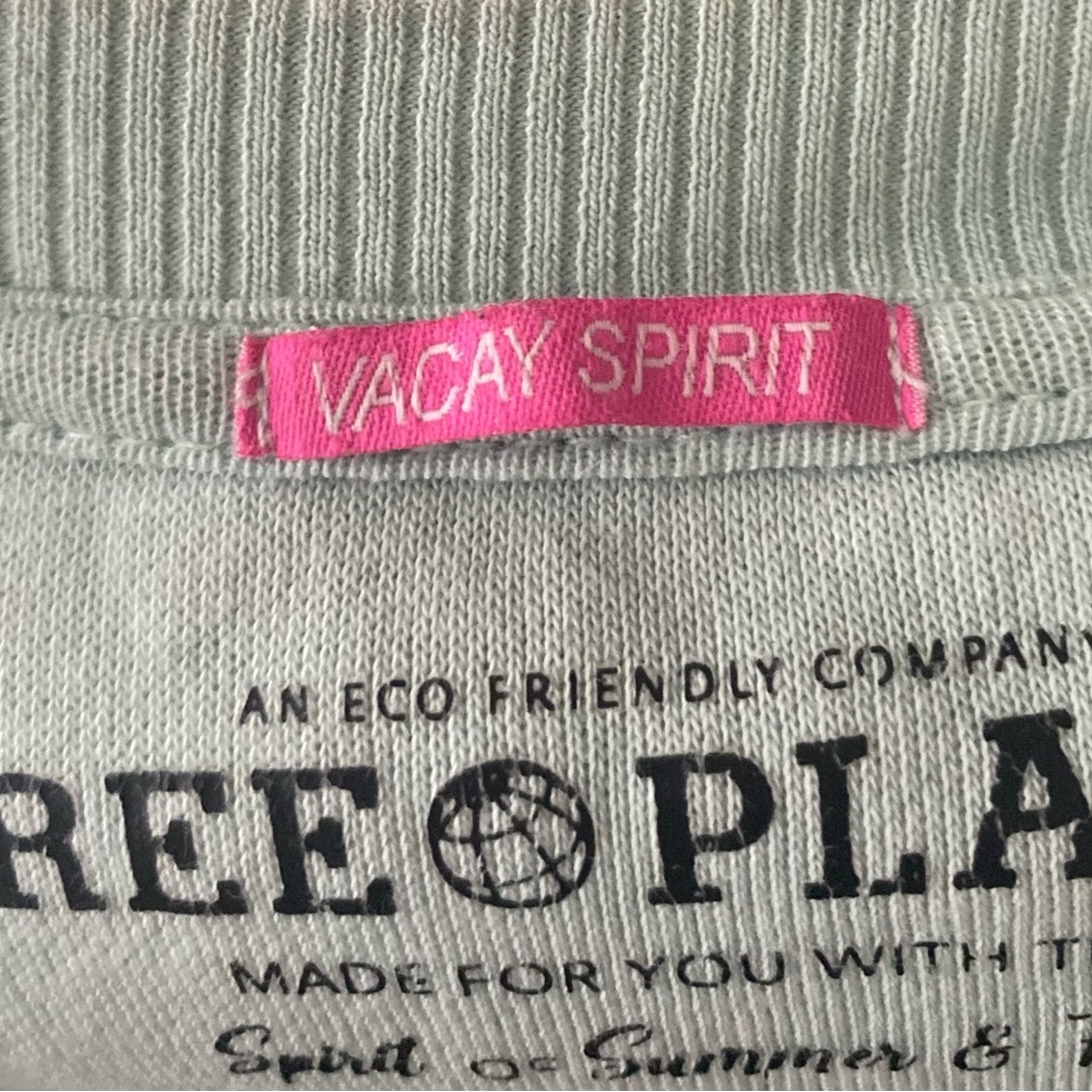 FREE PLANET-CATCHING WAVES-MENS SIZE MEDIUM SWEATSHIRT - Picture 8 of 9